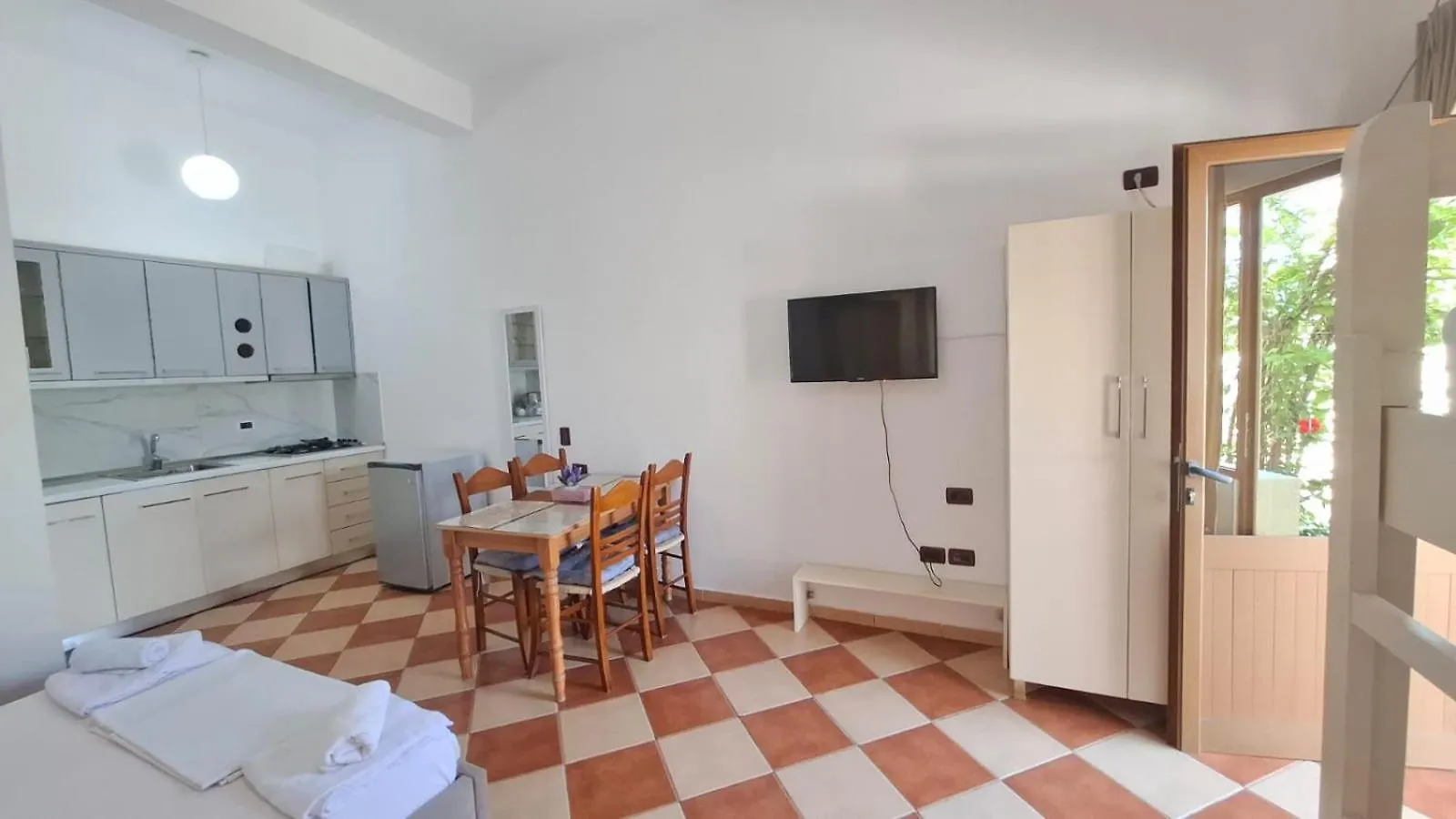 Hotel Sirena Radhimë
