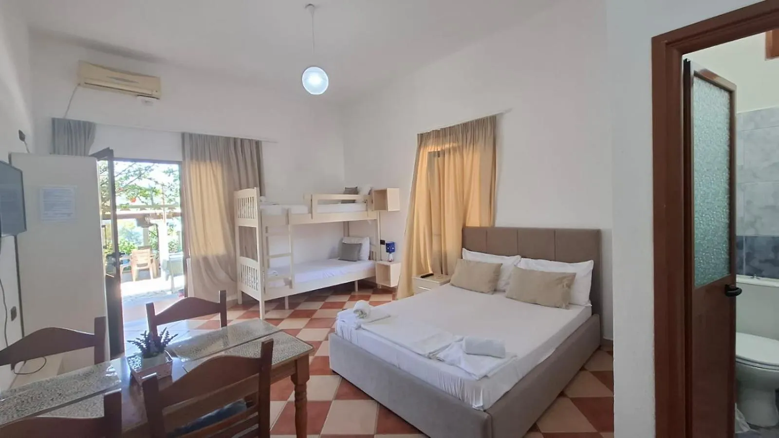 Hotel Sirena Radhimë Albanien